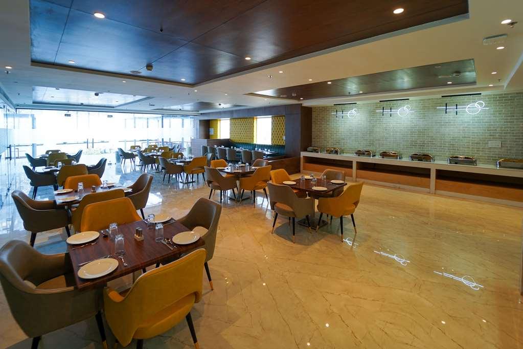 Quality Inn Elite, Amritsar Restaurant photo